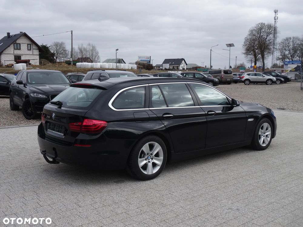 BMW Seria 5 525d xDrive Sport-Aut - 11