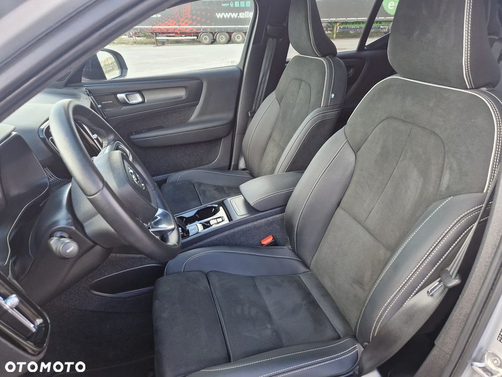 Volvo XC 40 B5 AWD Ultimate Dark - 11