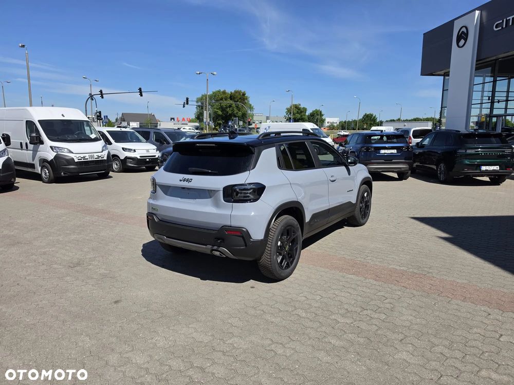Jeep Avenger 1.2 T3 mHEV Overland 4xe eDCT6 - 3