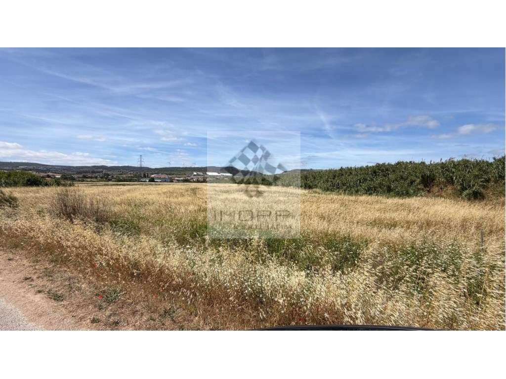 Excelente Oportunidade de Investimento - Terreno com 5,79 ha - Grande imagem: 2/15