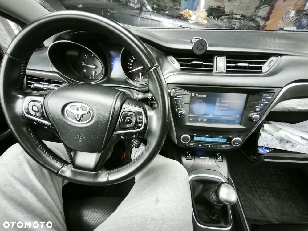 Toyota Avensis 2.0 D-4D Prestige - 24