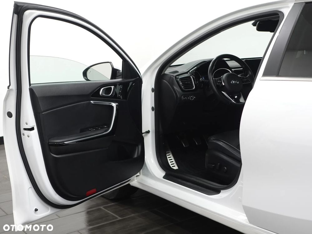 Kia Ceed 1.4 T-GDI OPF Platinum Edition - 17