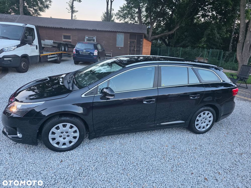 Toyota Avensis 2.0 D-4D Edition - 2