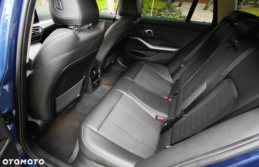 BMW Seria 3 330e PHEV xDrive - 14