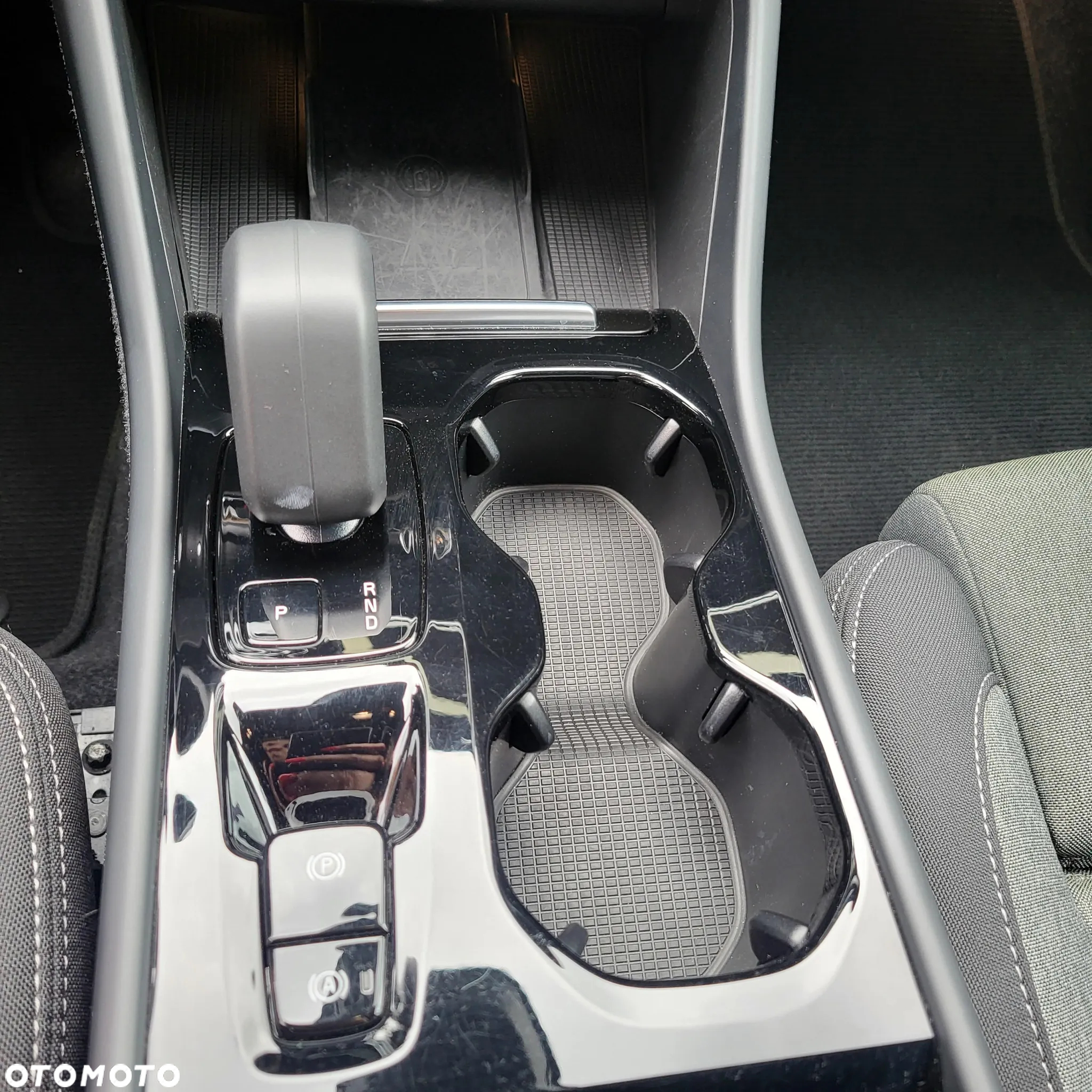 Volvo XC 40 B3 Plus Dark - 10