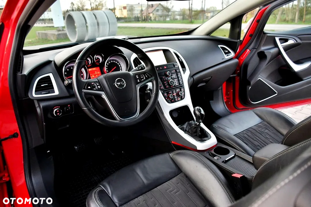 Opel Astra III GTC 1.6 T Cosmo - 35