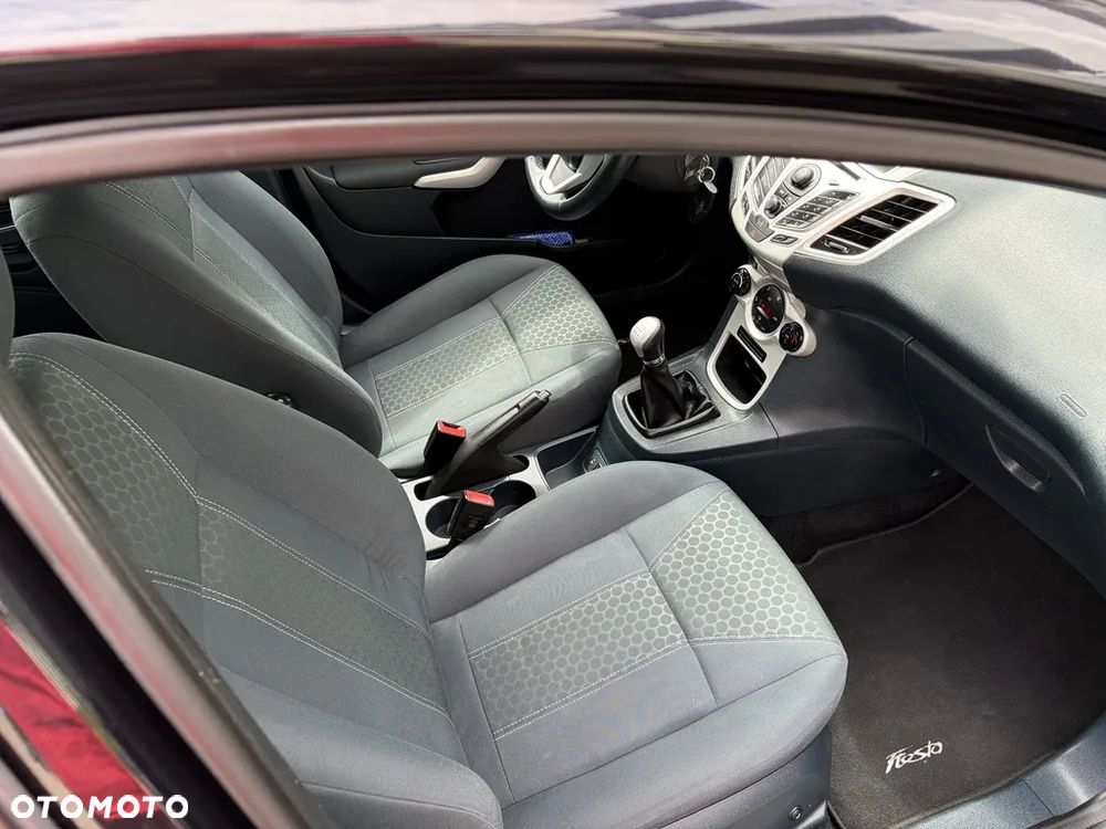Ford Fiesta 1.6 TDCi Titanium - 11