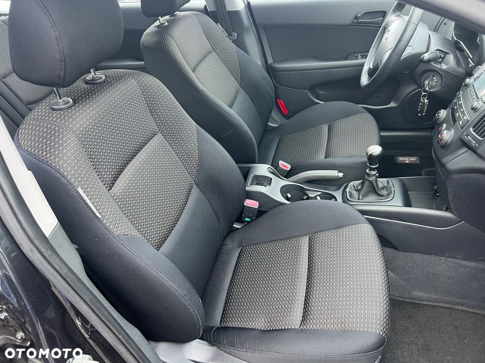 Hyundai i30 1.6 blue Style - 13
