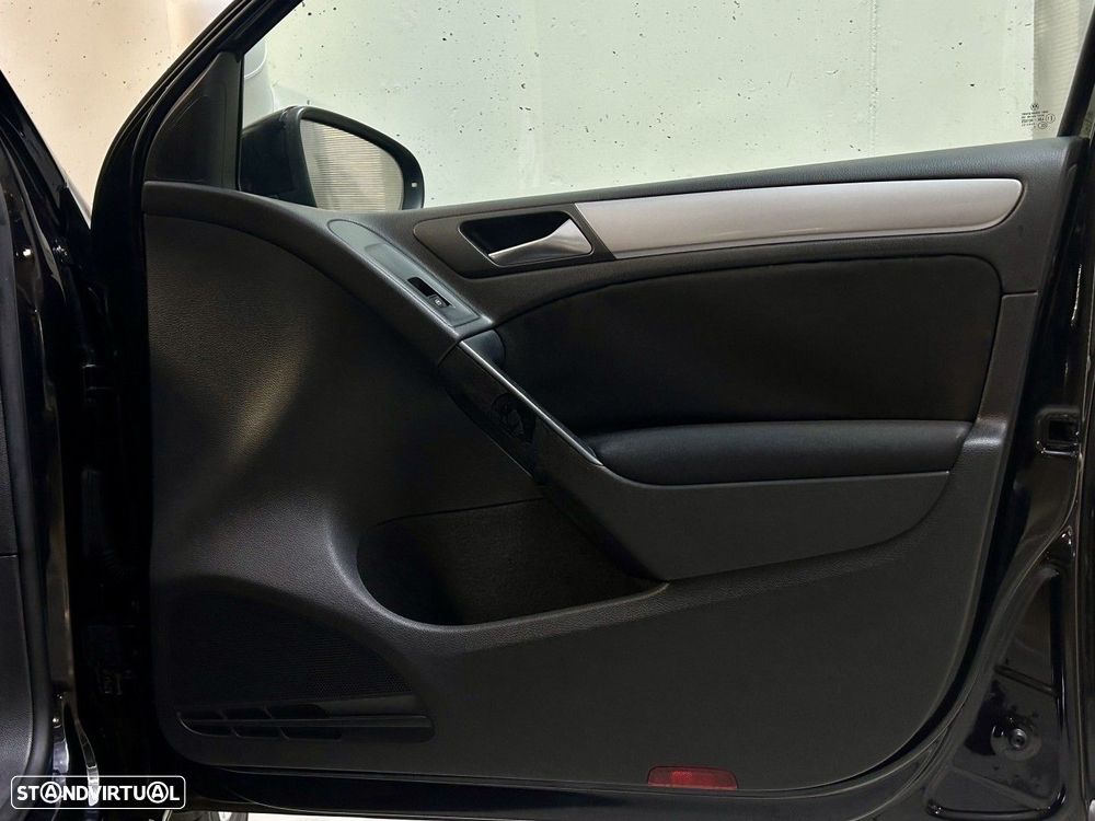 VW Golf 1.6 TDi Confortline - 30