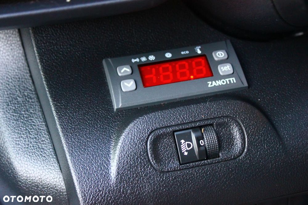 Toyota Proace City 1.5D-4D 102KM LONG L2 3 Osobowy Chłodnia - 31