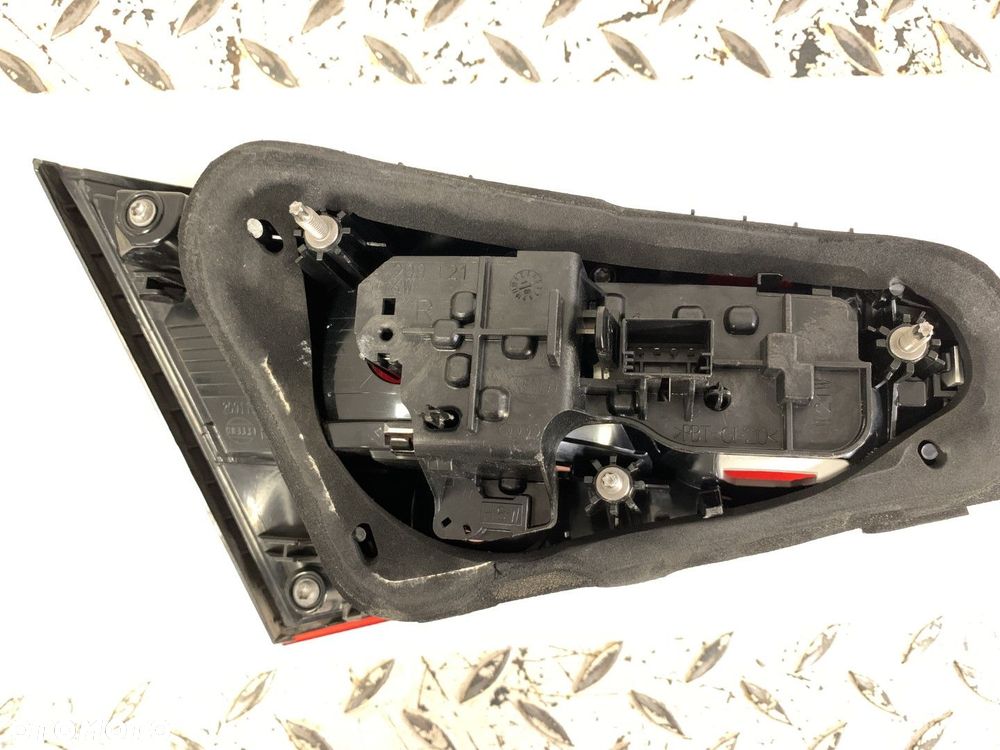 TYLNA LAMPA PRAWA W KLAPE AUDI A3 LIFT 8V4 5 16- DRZWI SPORTBACK ORYGINALNA 8V4945076 - 7
