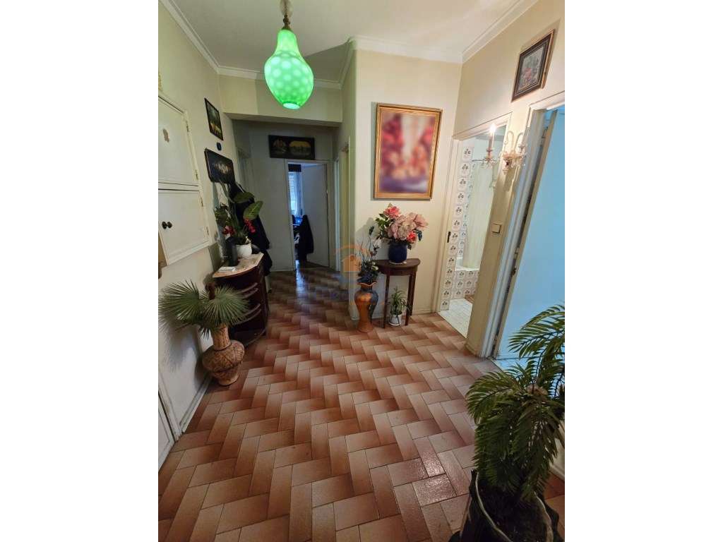 Apartamento T3 p/ Remodelar | Odivelas - Grande imagem: 2/10