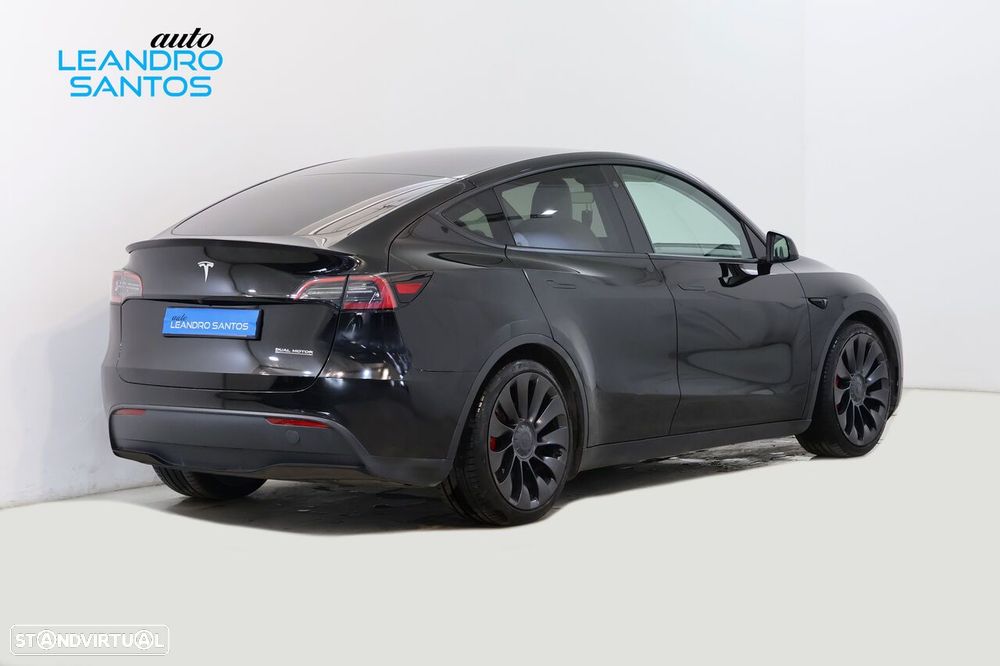 Tesla Model Y Performance Dual Motor AWD - 3