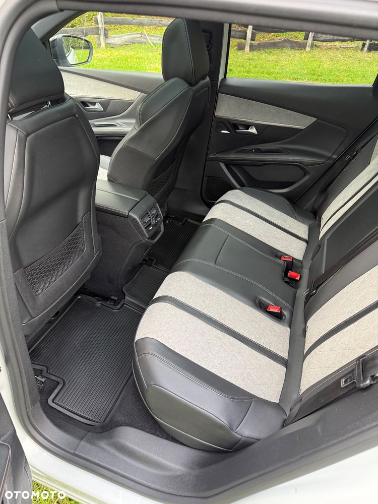 Peugeot 3008 1.6 PureTech Hybrid4 PHEV Road Trip S&S EAT8 - 11