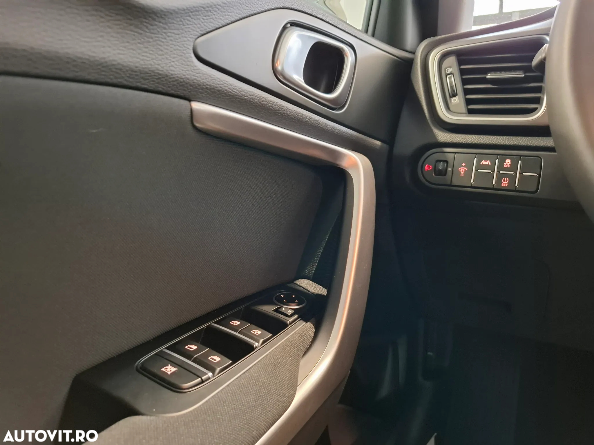 Kia XCeed 1.5 T-GDI 7DCT City - 12