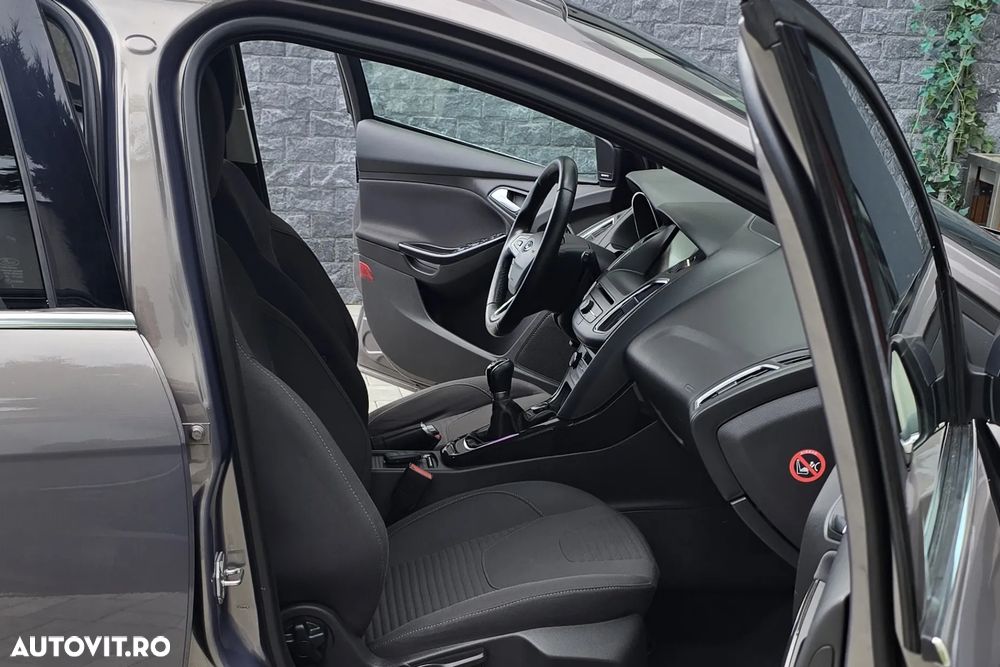 Ford Focus - 13