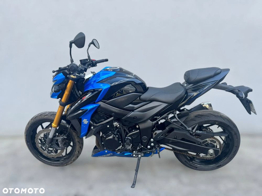 Suzuki GSX - 7