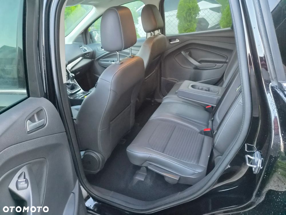 Ford Kuga 1.5 EcoBoost 2x4 Titanium - 18