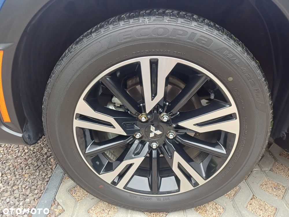 Mitsubishi Eclipse Cross - 32