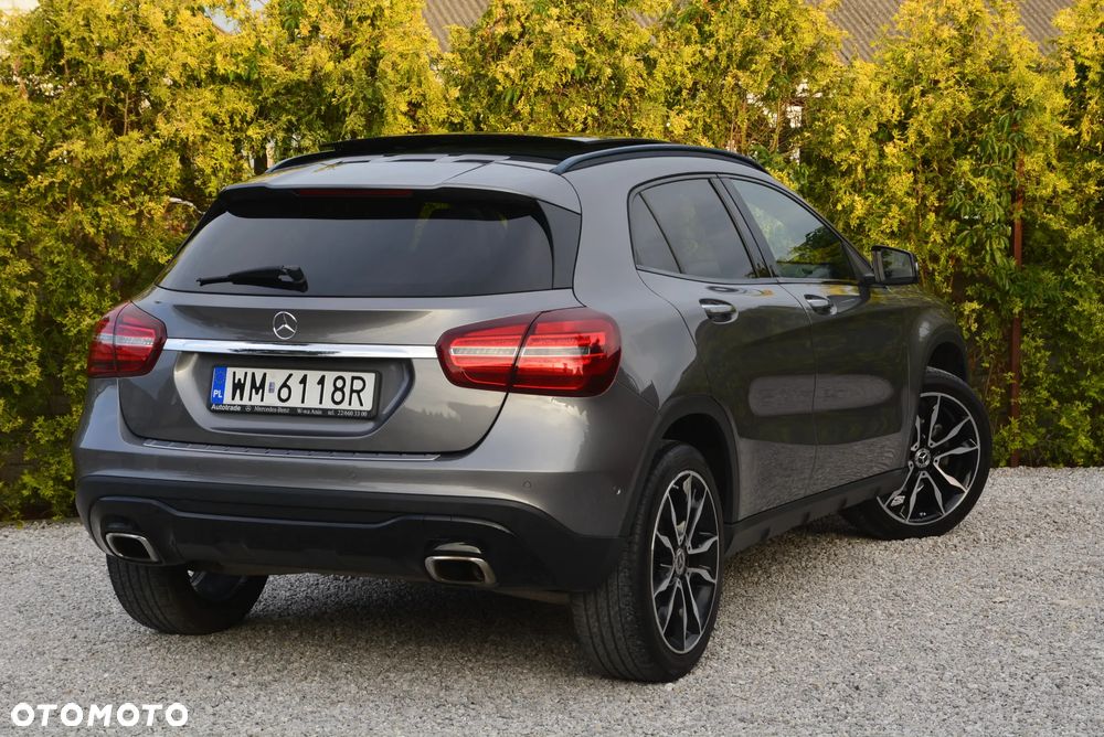 Mercedes-Benz GLA 200 7G-DCT AMG Line - 17