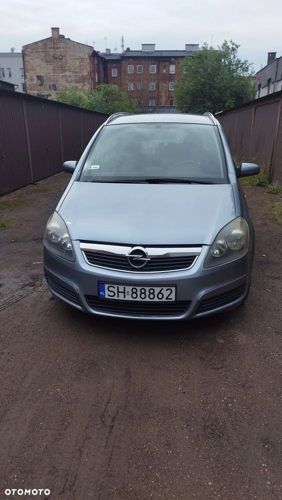 Opel Zafira 1.8 Cosmo - 1