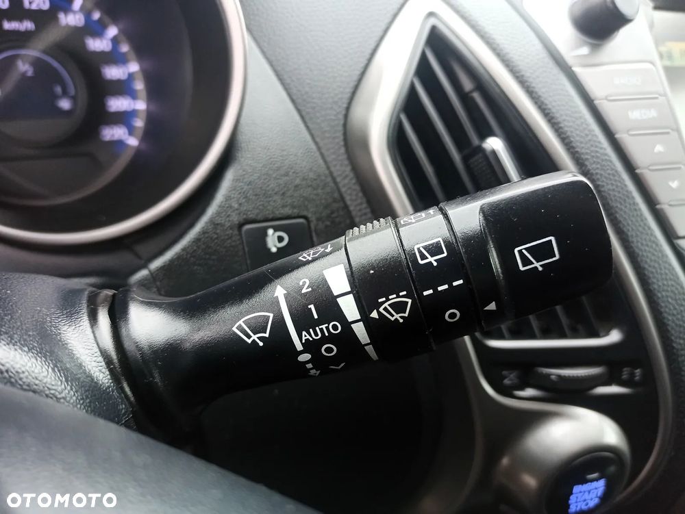 Hyundai ix35 1.7 CRDi 2WD Fifa World Cup Edition - 34