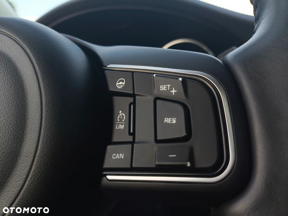 Jaguar XF 2.0 T Prestige - 26