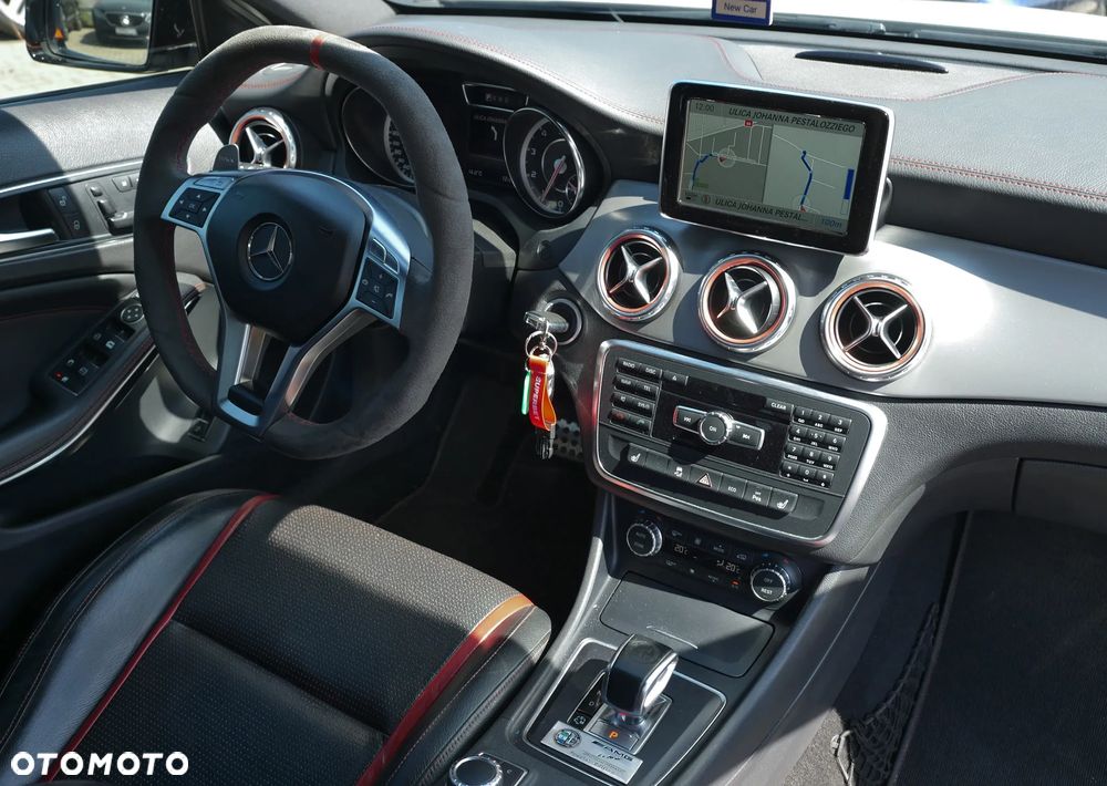 Mercedes-Benz GLA 45 AMG 4-Matic Edition 1 - 20