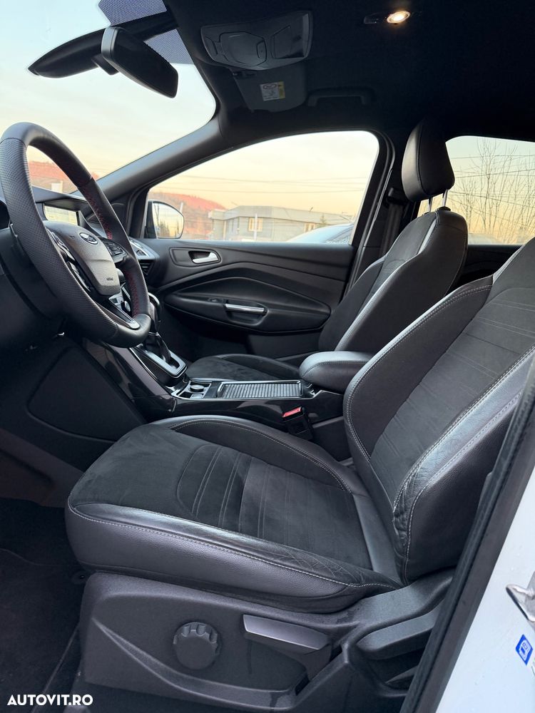 Ford Kuga 2.0 TDCi 4x4 Aut. ST-Line - 9