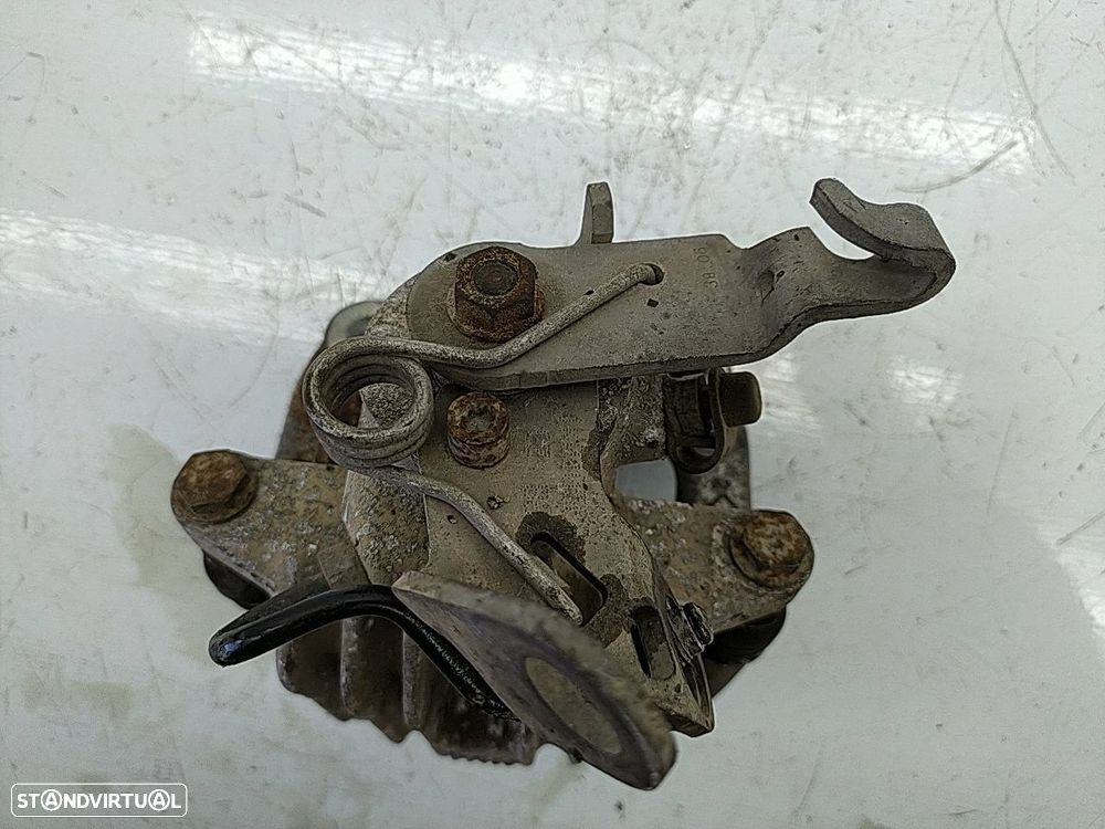 Pinça Tras Esquerda Seat Leon (1P1) - 3