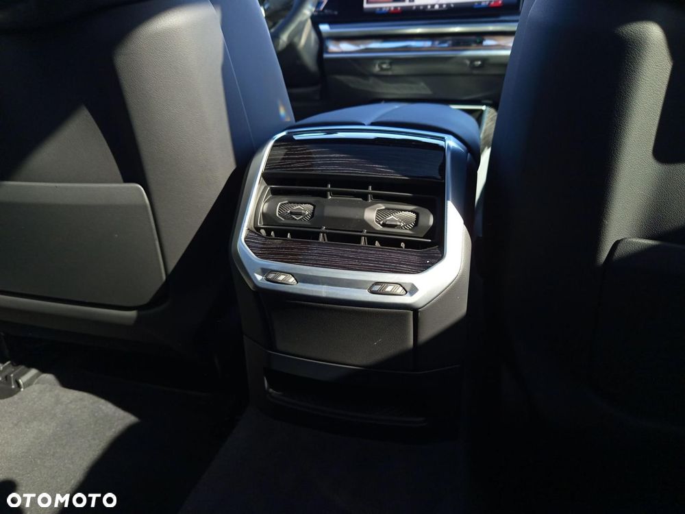 BMW Seria 7 - 21