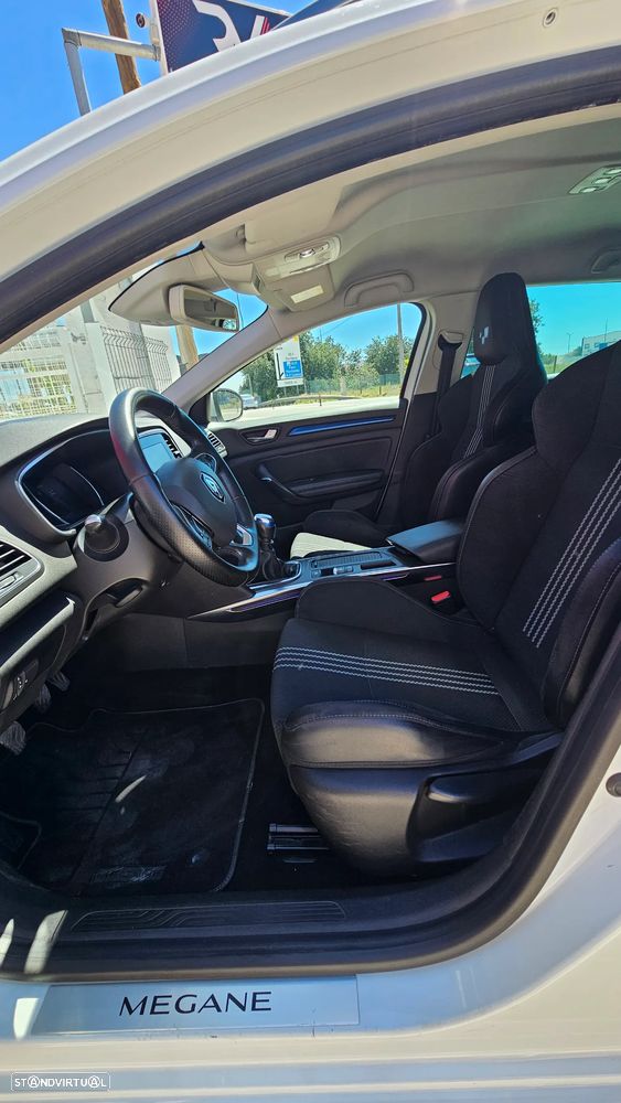 Renault Mégane 1.5 Blue dCi GT Line J18 - 41