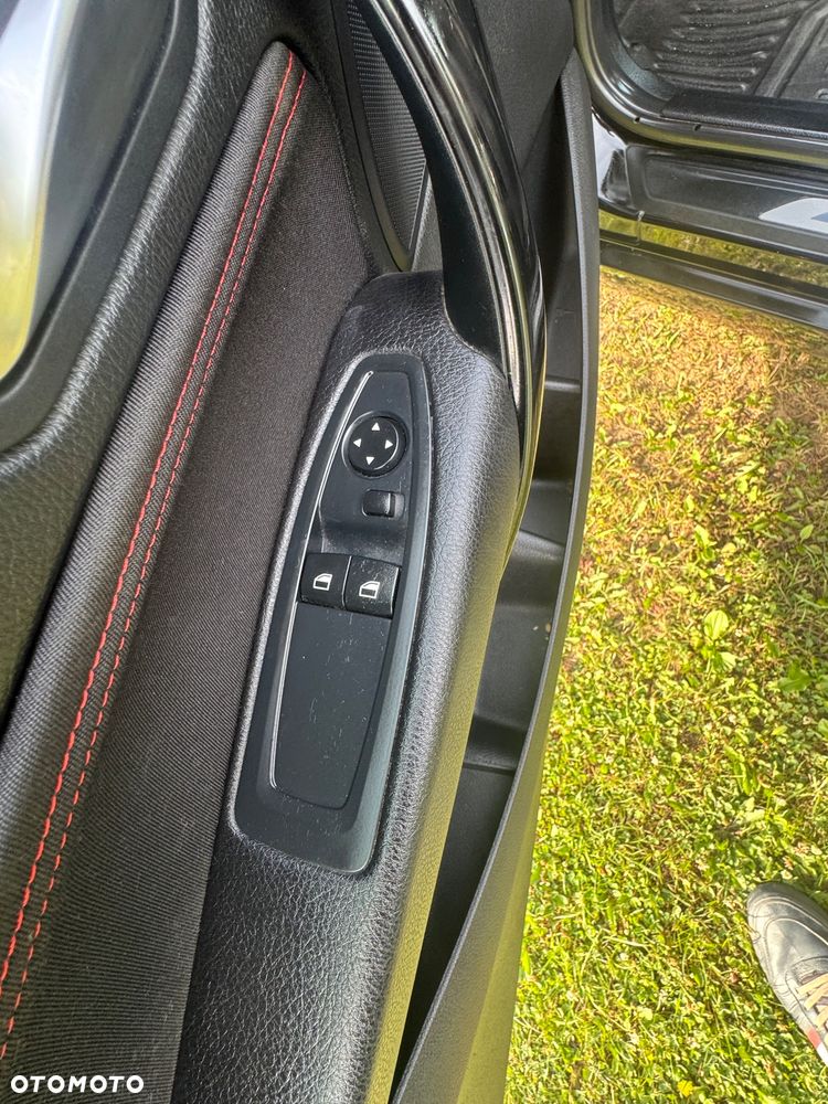 BMW Seria 1 116i - 11