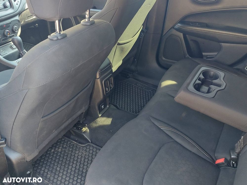 Jeep Compass - 12