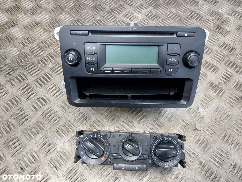 RADIO ODTWARZACZ + PANEL NAWIEWU SKODA RAPID I 5JA820045 5J0035152B - 1