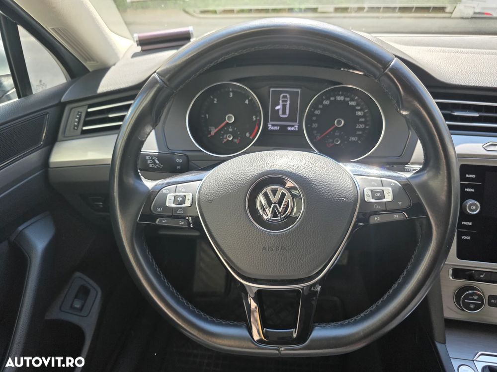Volkswagen Passat 2.0 TDI Trendline - 15