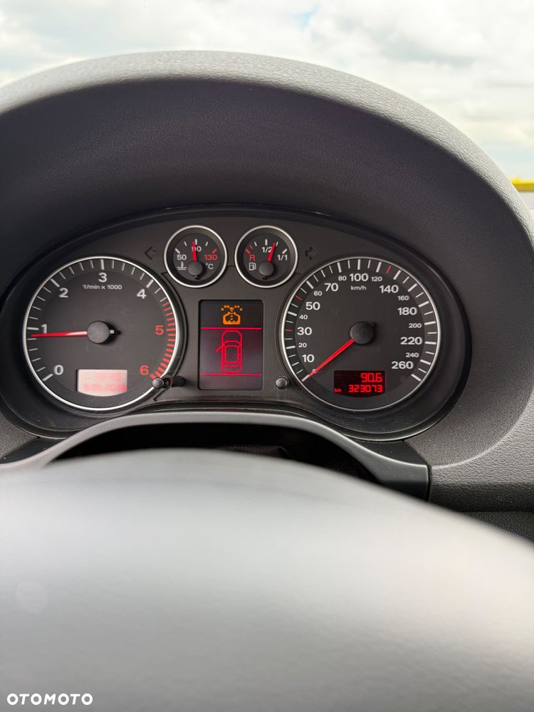 Audi A3 3-drzwiowe 1.9 TDI DPF S Line Sportpaket plus - 5