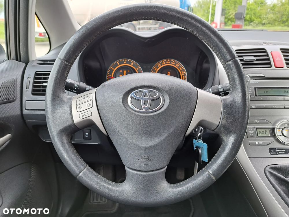 Toyota Auris 1.4 VVT-i Sol - 23