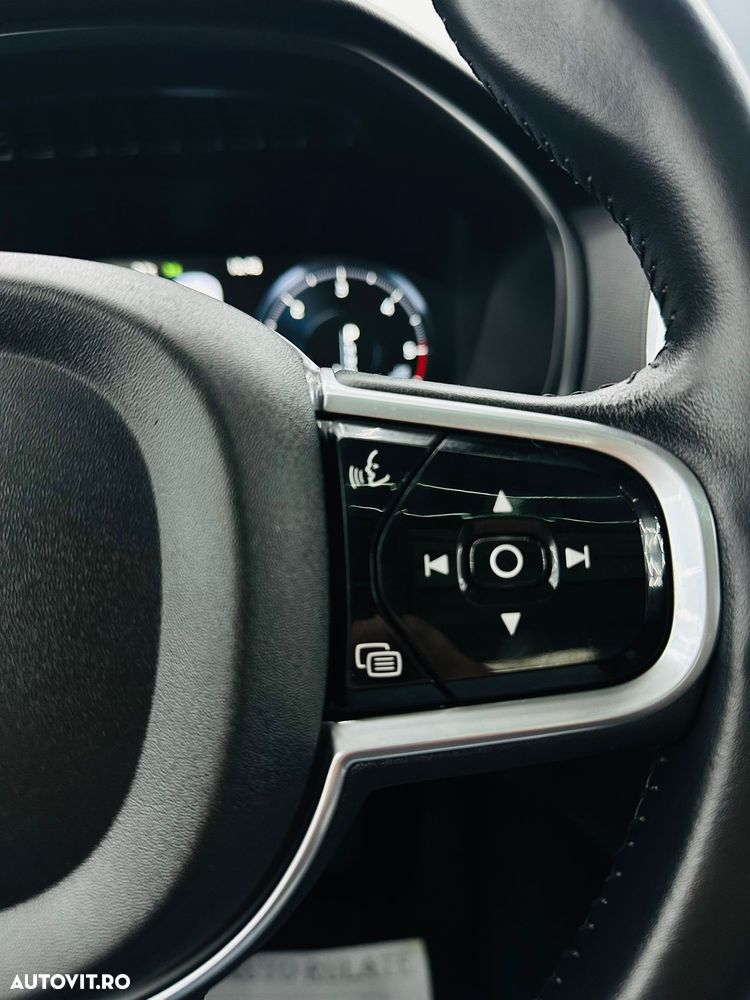 Volvo XC 90 D5 AWD Geartronic Momentum - 33