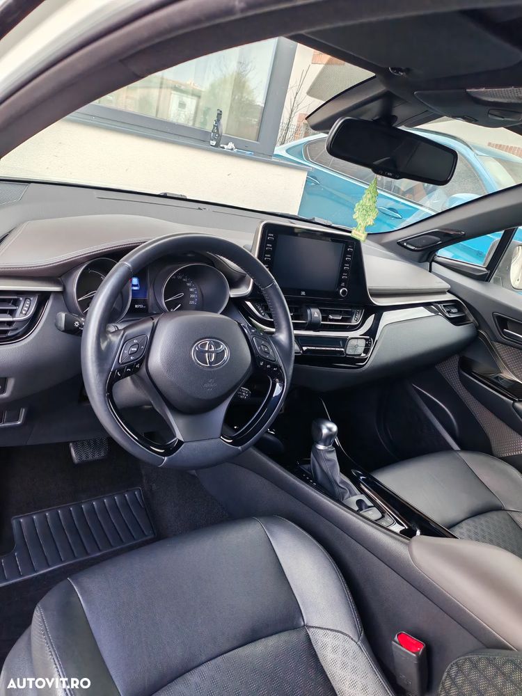 Toyota C-HR - 16