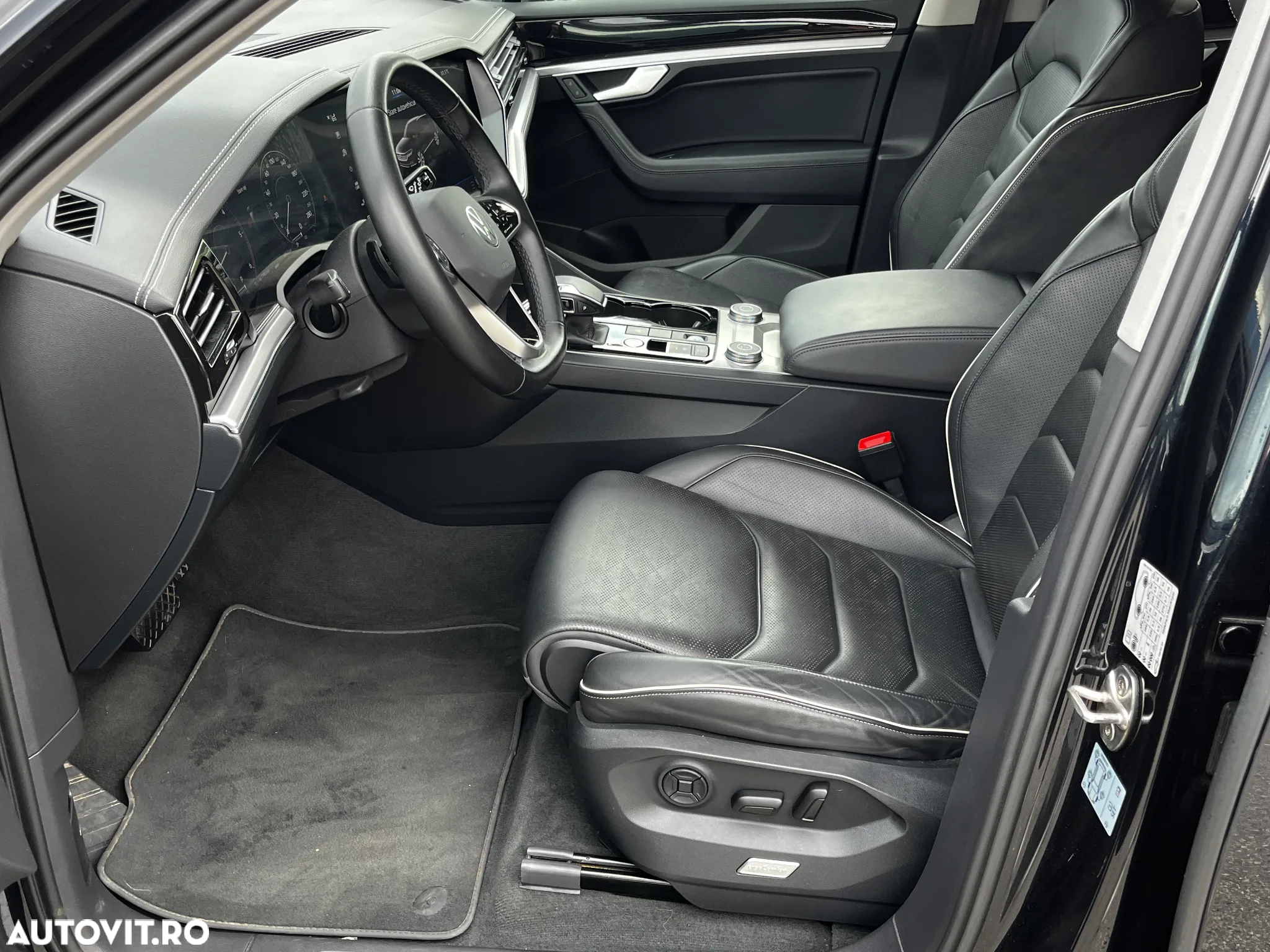 Volkswagen Touareg - 11