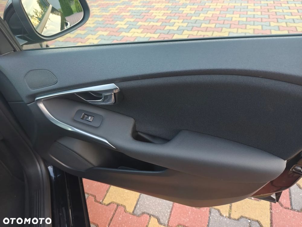 Volvo V40 D2 Summum - 18