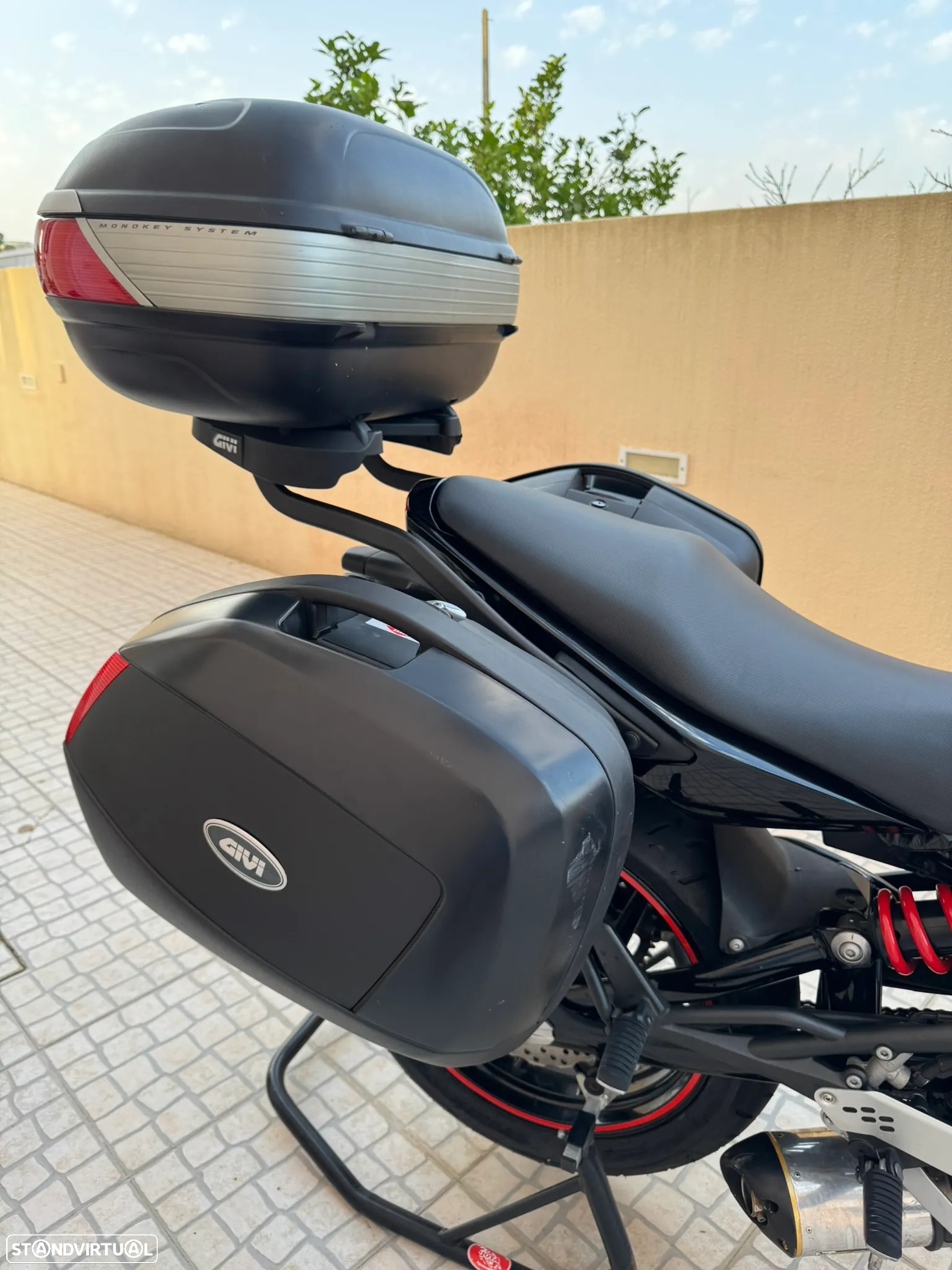 Kawasaki ER ER-6N - 10