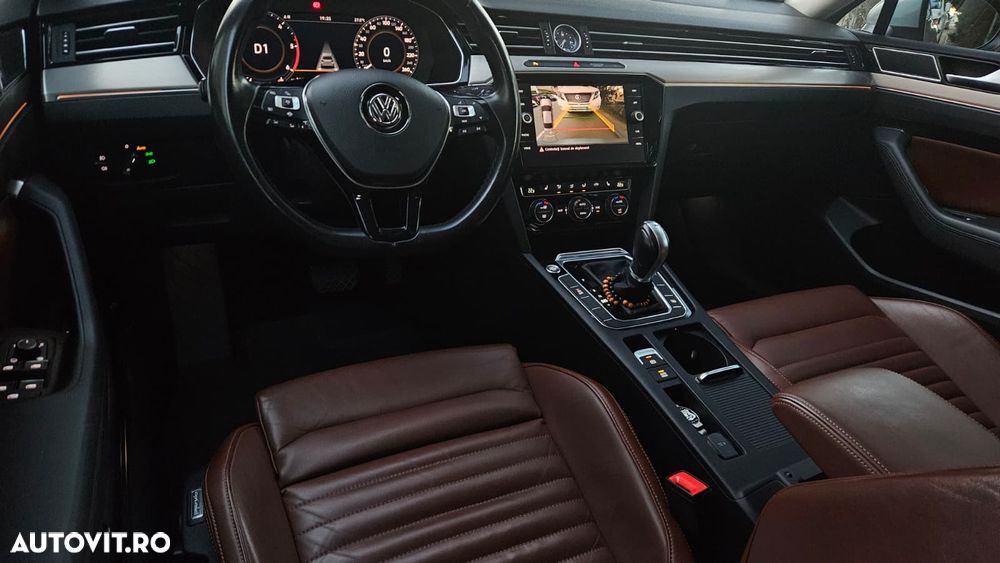 Volkswagen Passat 1.6 TDI SCR DSG - 9