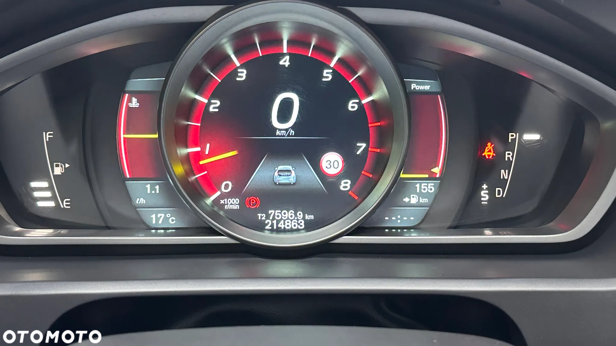 Volvo V40 Cross Country T4 AWD Momentum - 23