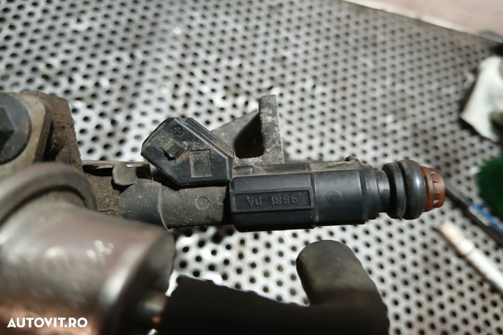 Rampa injectoare 988F-DA 988F-DA Ford Focus 1 [1998 - 2004] wagon 5-u - 6