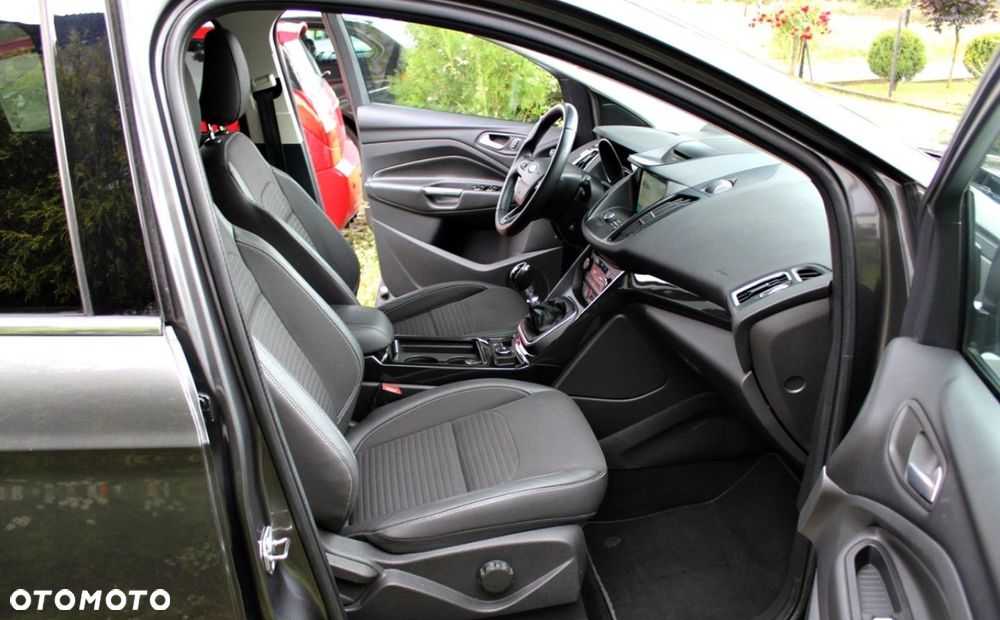 Ford Kuga - 16