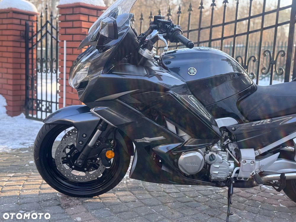 Yamaha FJR - 19
