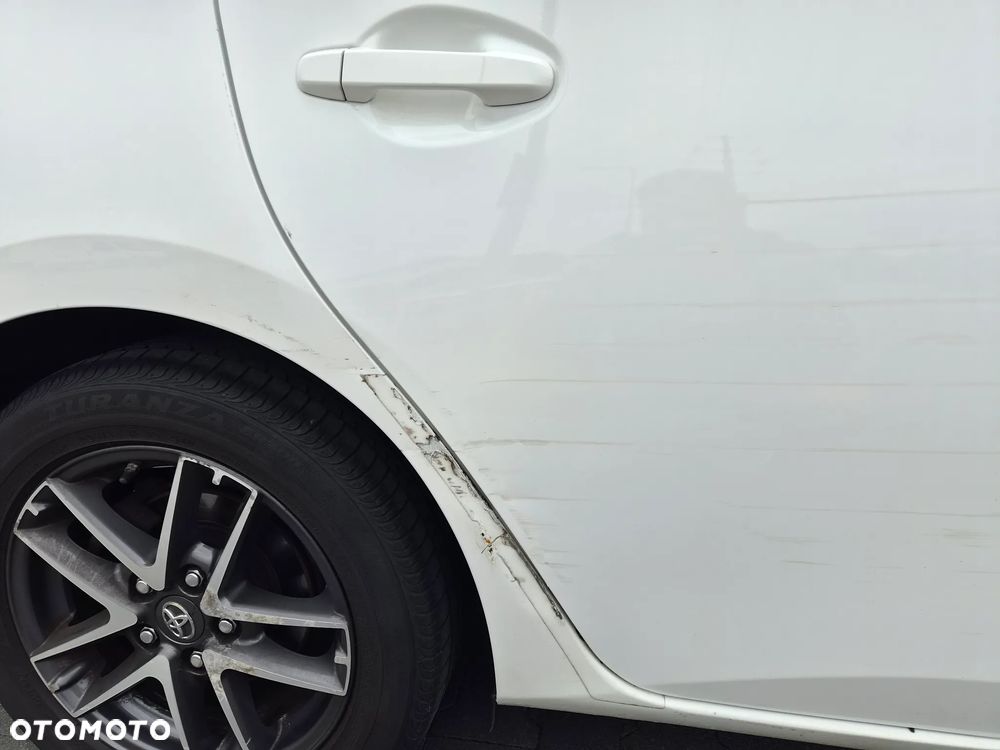 Toyota Auris - 13