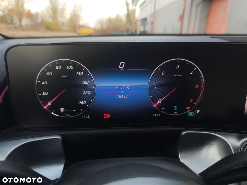 Mercedes-Benz GLB - 16